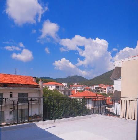 Small Country Apartment In トリポリス エクステリア 写真